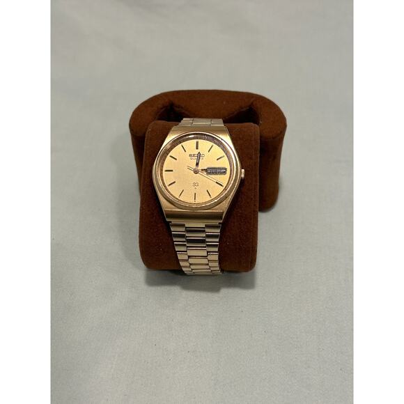 Vintage Men's Seiko SQ Gold Tone Day-Date Watch 7546-7089. Original Band. - Picture 1 of 10